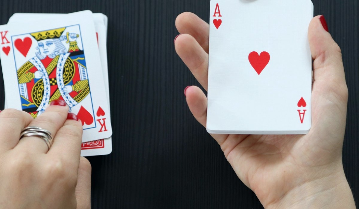 QQPOKER客服电话 - QQPOKER客服电话与官方联系方式：24小时在线支持指南