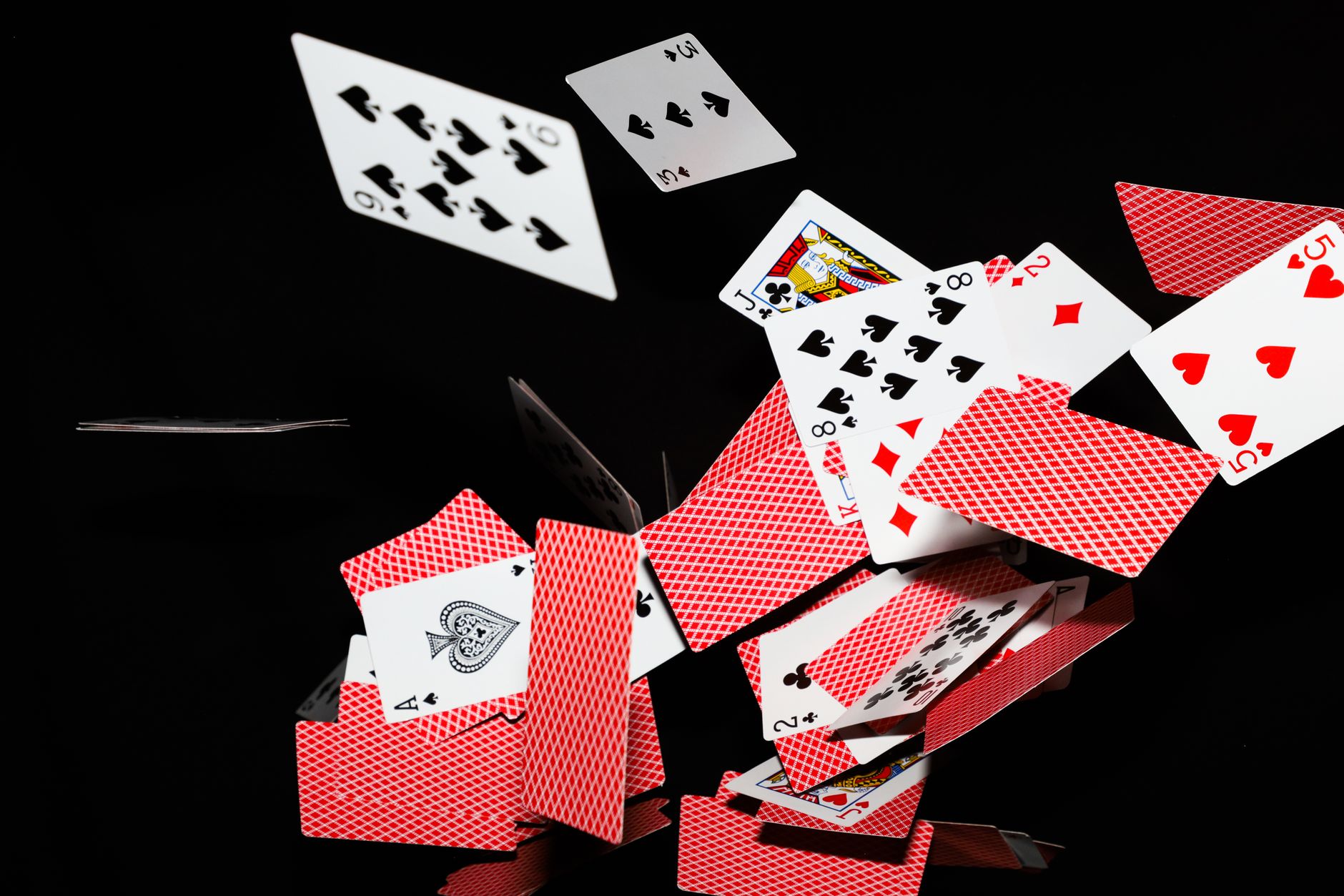 QQPOKER电脑版下载安装指南：德州扑克新手入门一步到位