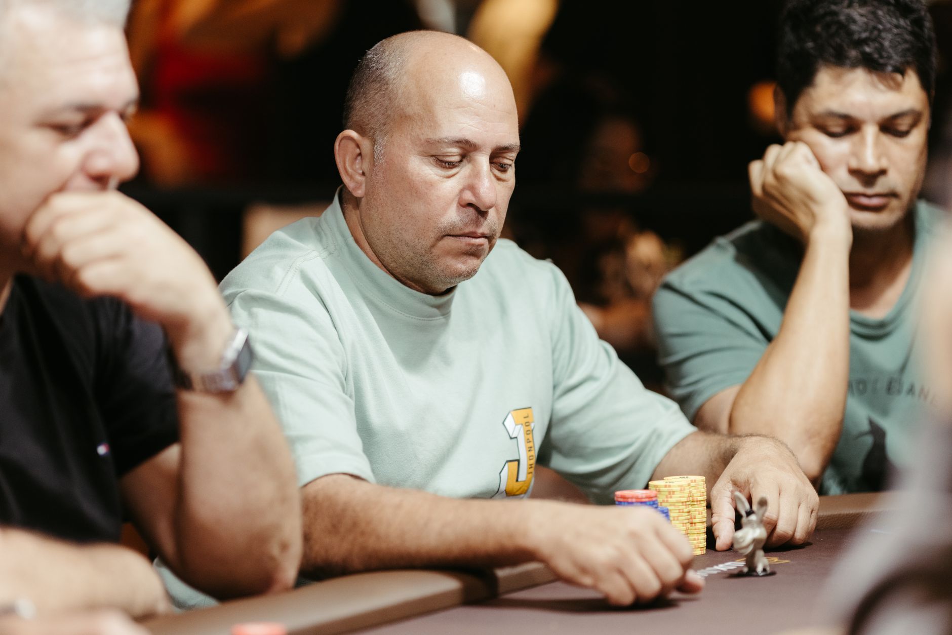 QQPOKER手机版德州扑克玩法：新手3分钟看懂规则与牌型（实战示例）