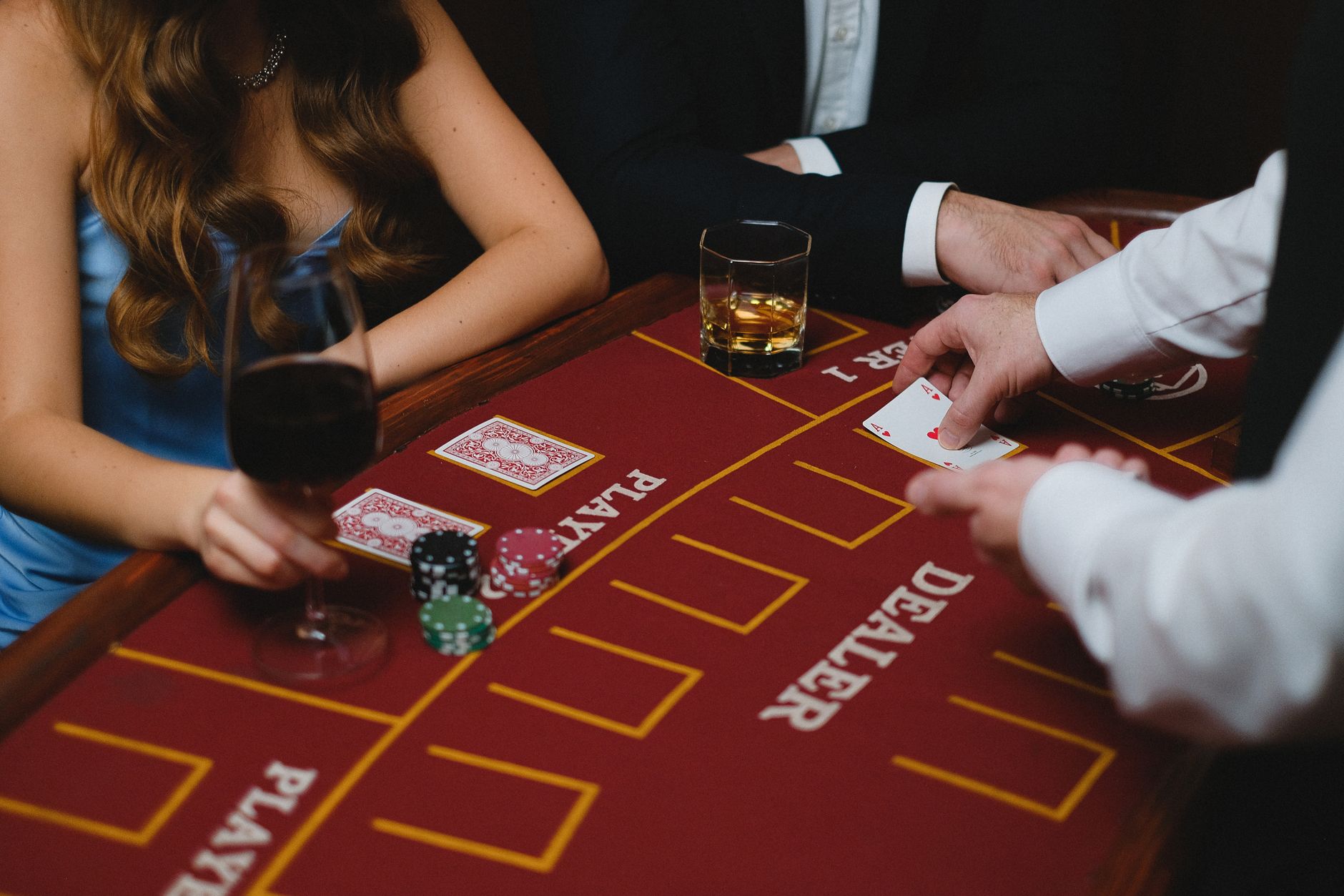 QQPOKER手机版安卓iOS下载指南：德州扑克新手如何快速上手（实战示例）