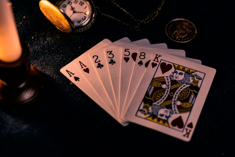 QQPOKER位置优势六大应用：德州扑克翻牌后决策技巧
