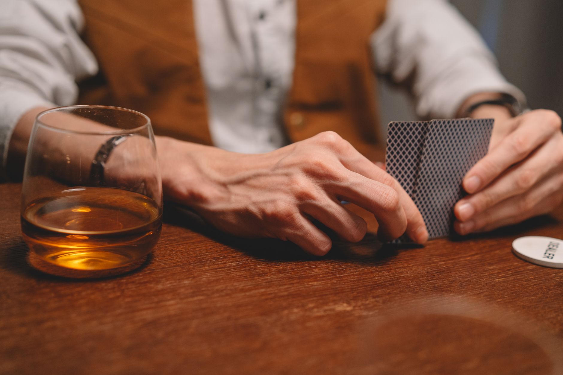 QQPOKER公共牌发牌流程：翻牌转牌河牌规则新手一看就懂