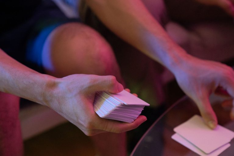 【锦标赛规则】QQPOKER德州扑克锦标赛怎么玩？三步搞懂赛制与晋级