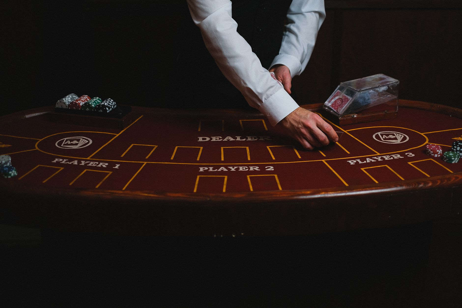 QQPOKER翻后诈唬五大信号：教你识别对手虚张声势