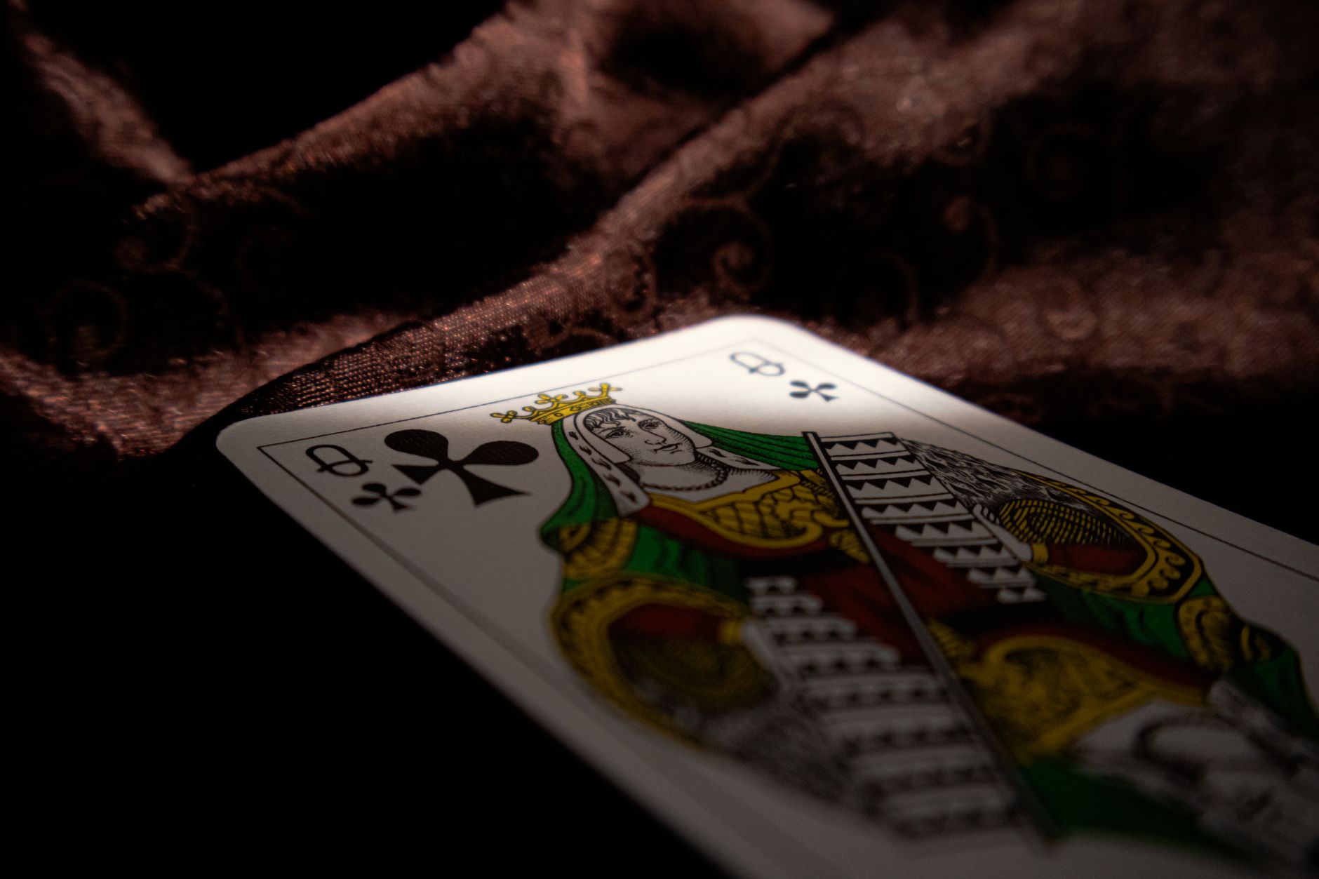 QQPOKER翻后诈唬五大信号：教你识别对手虚张声势（要点图解）