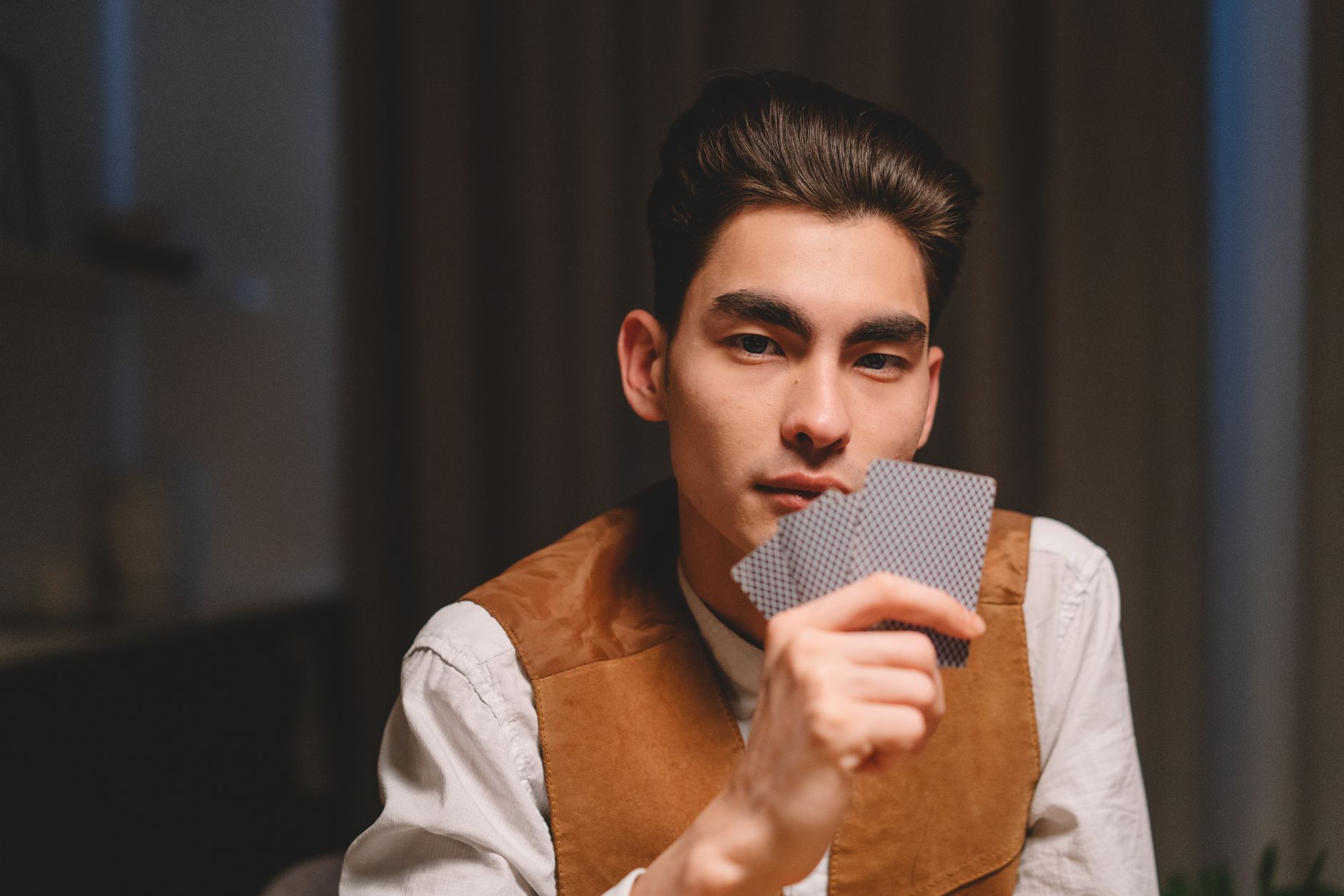 QQPOKER起手牌技巧：新手如何选牌，提升翻牌前决策能力（实战示例）