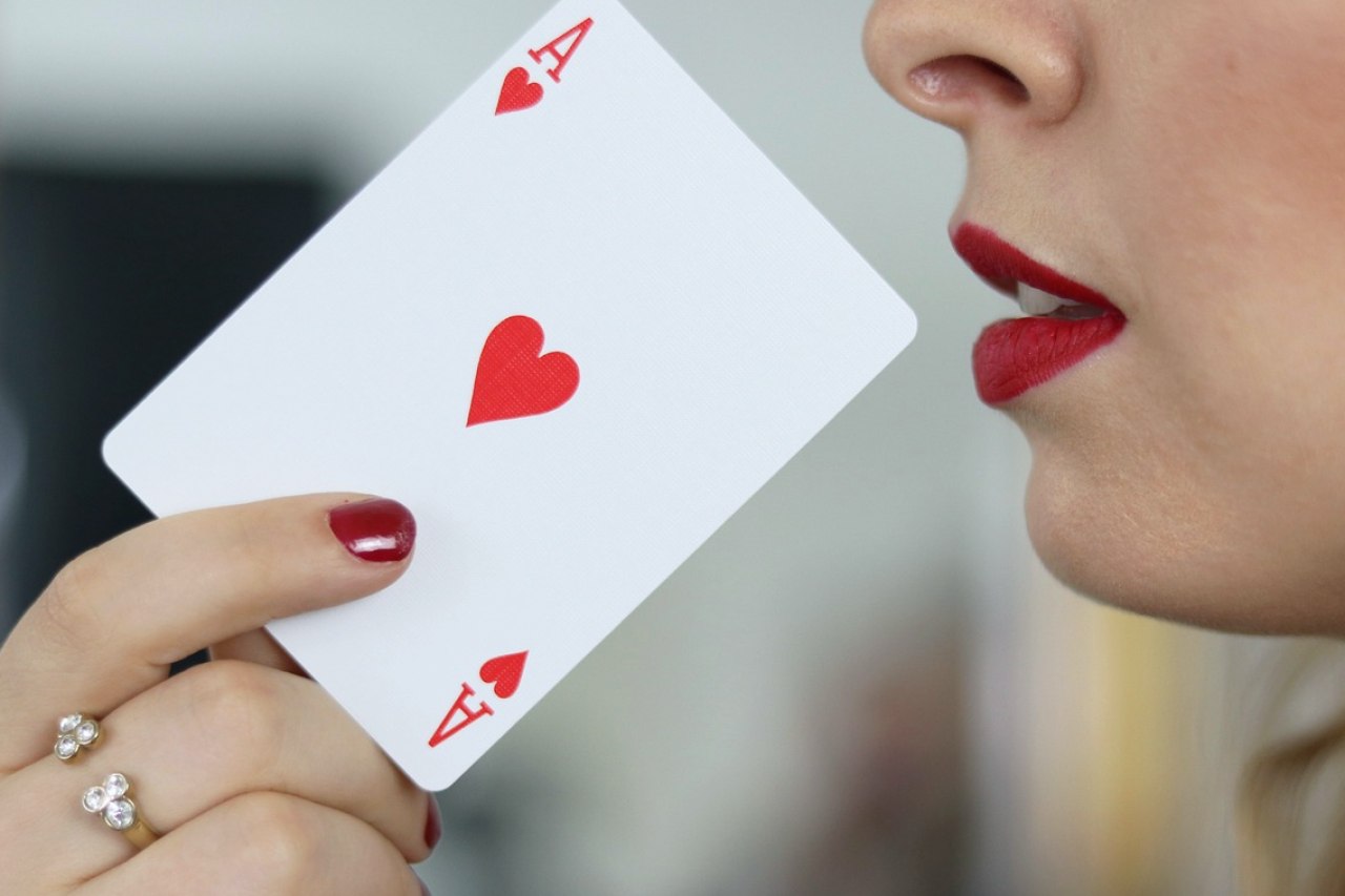 QQPOKER官网下载地址：正版APK安装包一键获取，安全注册即享新人礼
