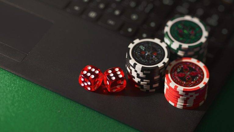 【界面详解】QQPOKER客户端界面功能介绍：德州扑克玩家快速上手指南