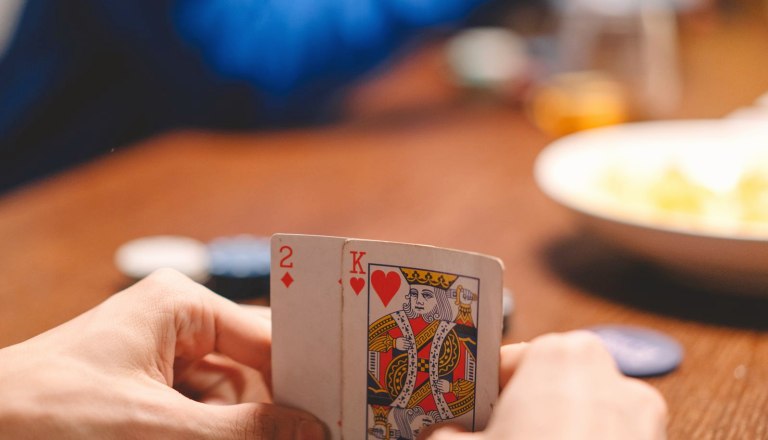 【安全验证】QQPOKER安全吗？官网正版授权与资金保护全解析