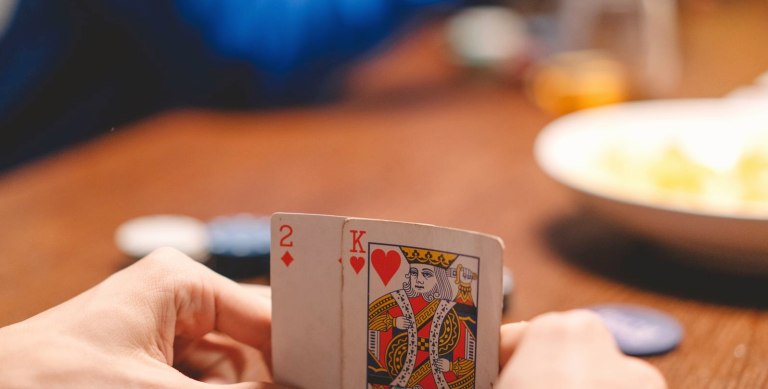 QQPOKER官方客服联系方式：24小时在线支持与问题解决指南
