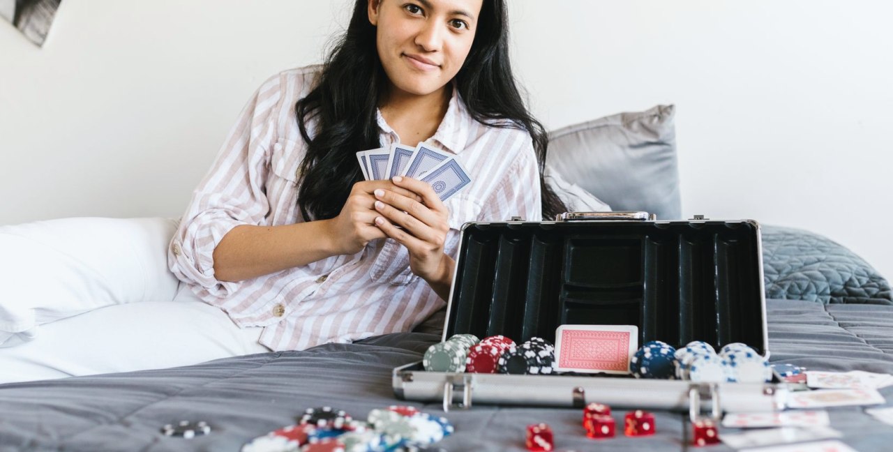 QQPOKER官方客服联系方式：24小时在线支持与问题解决指南