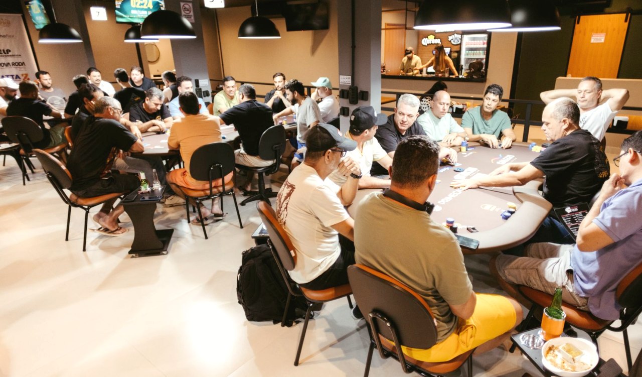 【新手入门】QQPOKER是什么？一文看懂正版德州扑克平台玩法与特色