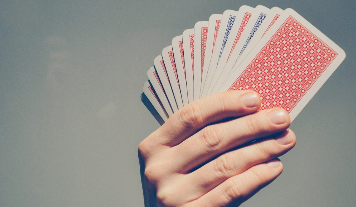 QQPOKER手机版 - QQPOKER手机版德州扑克怎么玩?新手入门规则与技巧