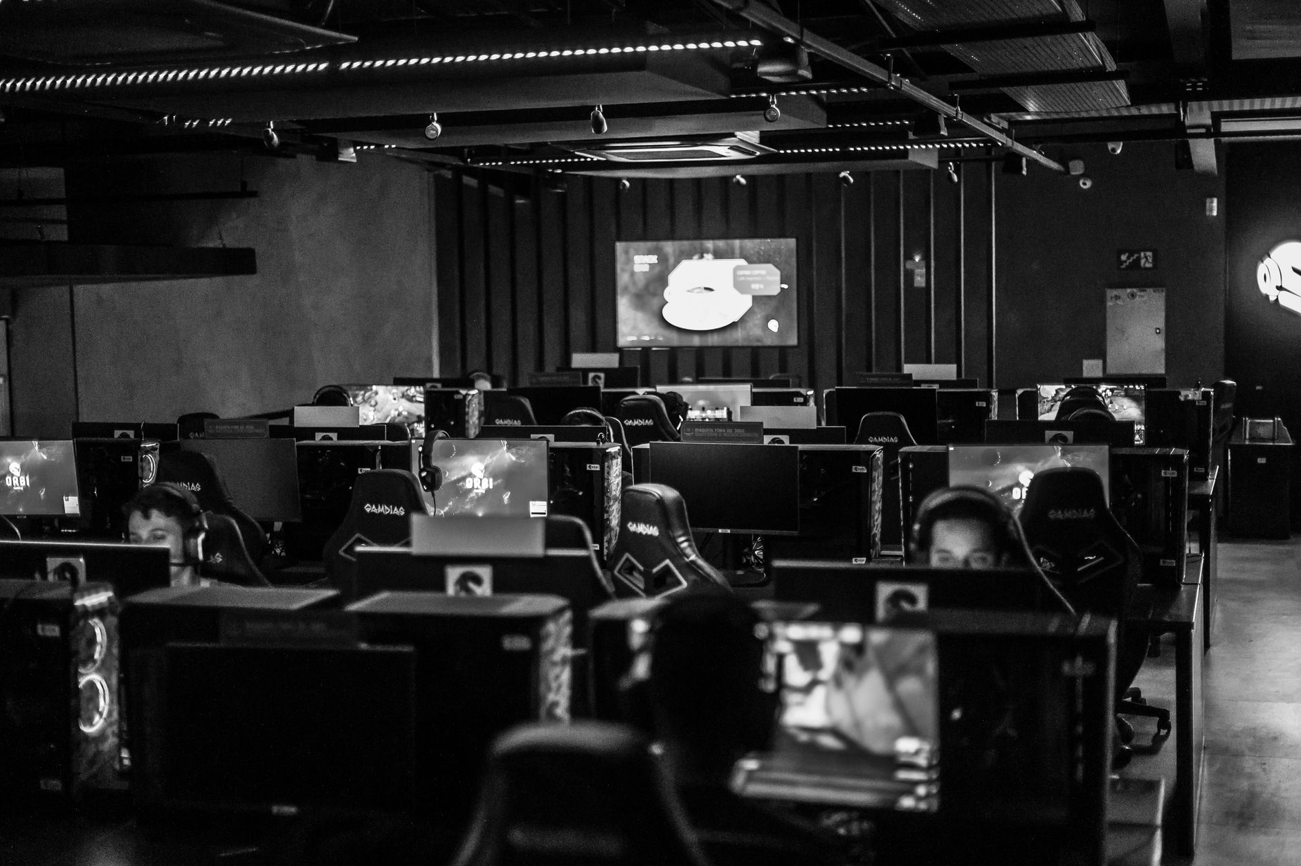 QQPOKER手机版下载安装指南：三步上手正版德州扑克（实战示例）