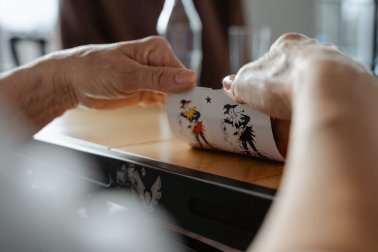 QQPOKER转牌圈半诈唬打法：德州扑克高手进阶技巧详解
