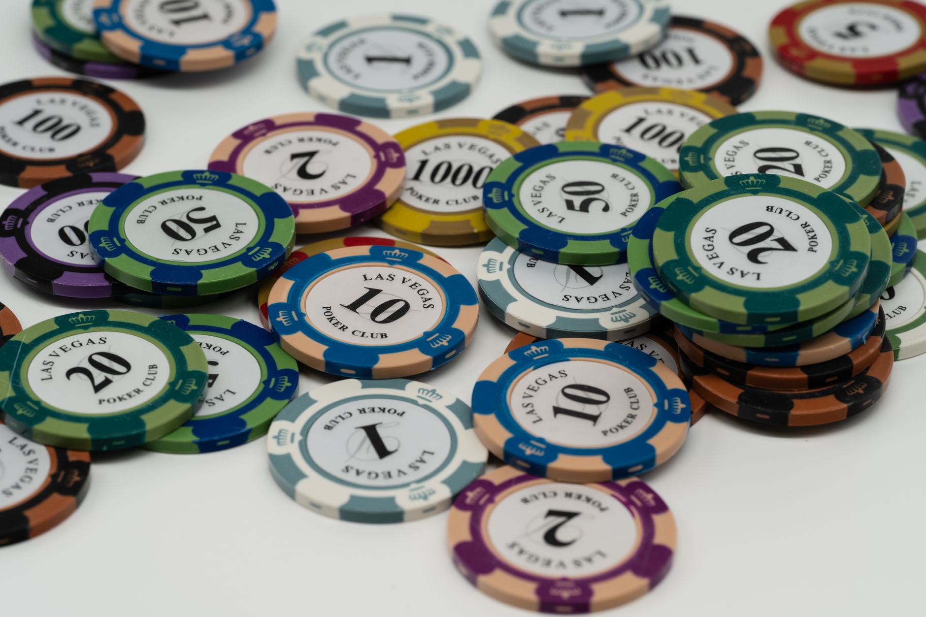 【牌型图解】QQPOKER德州扑克牌型大小顺序：10种牌型一文看懂（要点图解）