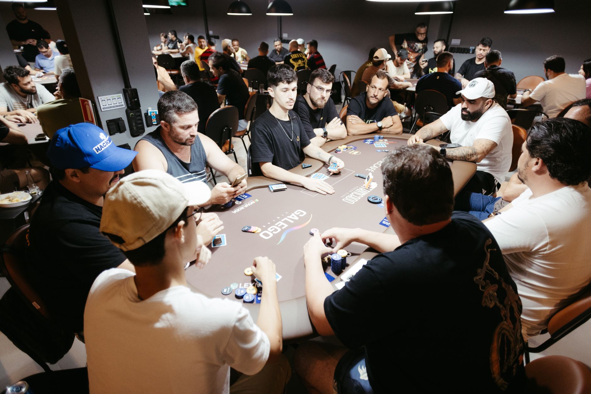 QQPOKER德州扑克牌型大小顺序详解:10种牌型一文看懂(要点图解)
