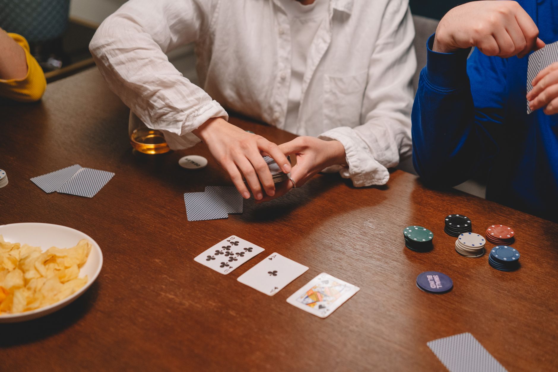 【玩法详解】QQPOKER德州扑克玩法介绍：从入门到实战完整指南（实战示例）