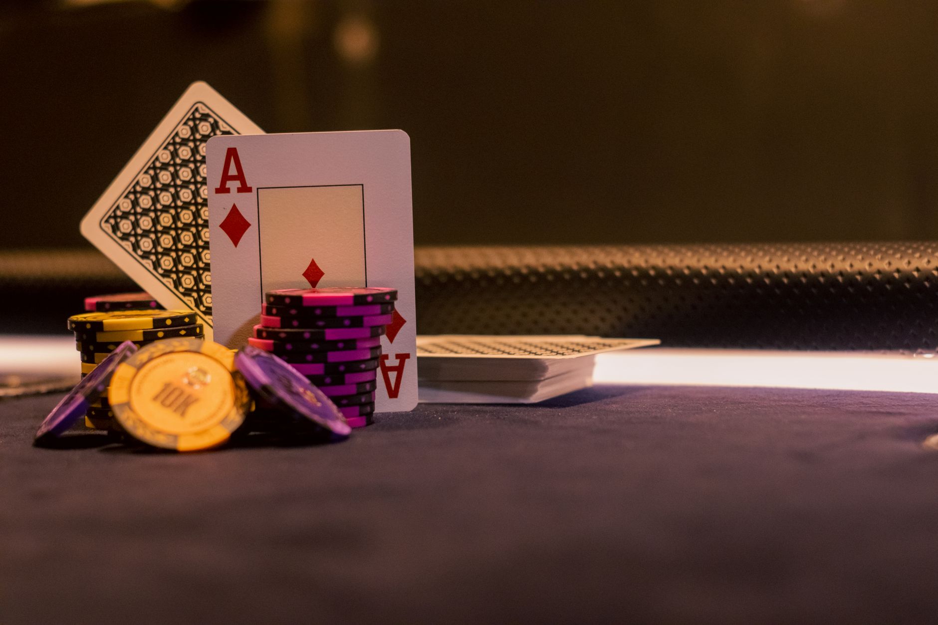 QQPOKER新手入门教程：德州扑克规则与玩法三步学会（实战示例）
